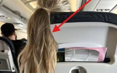 Een meisje in het vliegtuig liet haar haar over mijn dienblad liggen – dus ik leerde haar een les die ze zal doen